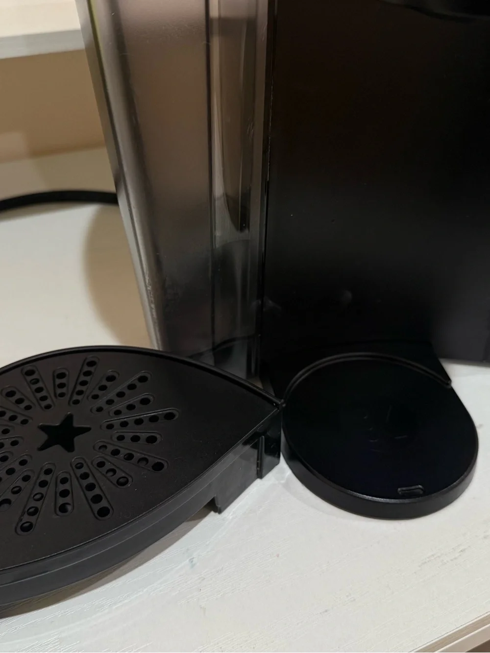 Keurig Black Single-Serve Coffee Brewer with Transparent Reservoir